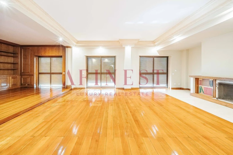 Apartamento T5 para Arrendamento em Alvalade Foto 26