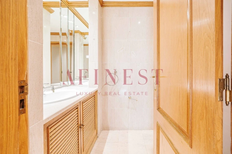 Apartamento T5 para Arrendamento em Alvalade Foto 31