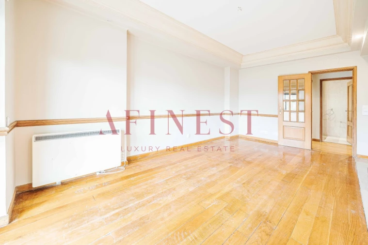 Apartamento T5 para Arrendamento em Alvalade Foto 32