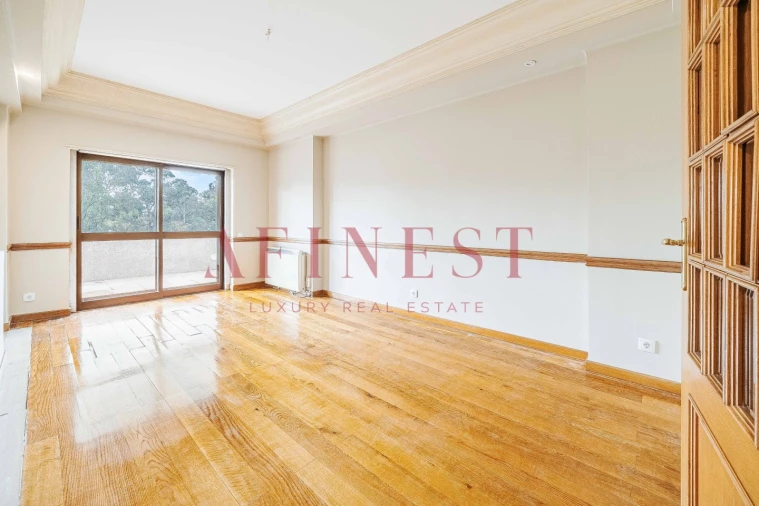 Apartamento T5 para Arrendamento em Alvalade Foto 33