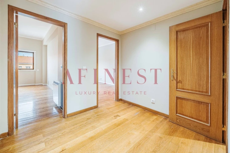 Apartamento T5 para Arrendamento em Alvalade Foto 37