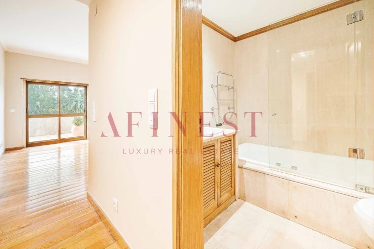 Apartamento T5 para Arrendamento em Alvalade Foto 41