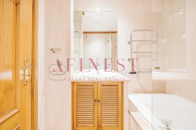 Apartamento T5 para Arrendamento em Alvalade Foto 43