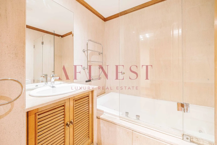 Apartamento T5 para Arrendamento em Alvalade Foto 44