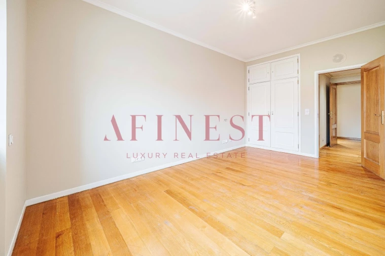 Apartamento T5 para Arrendamento em Alvalade Foto 52