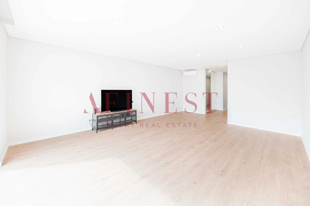 Apartamento T3 para Arrendamento em Carcavelos e Parede Foto 5