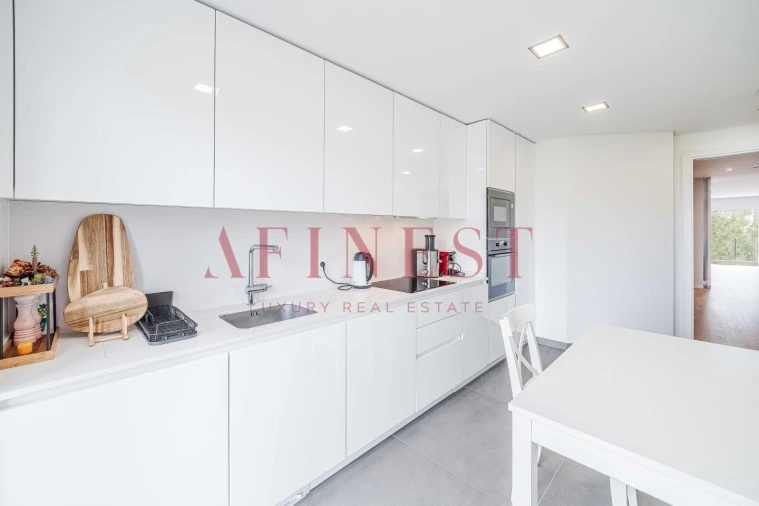 Apartamento T3 para Arrendamento em Carcavelos e Parede