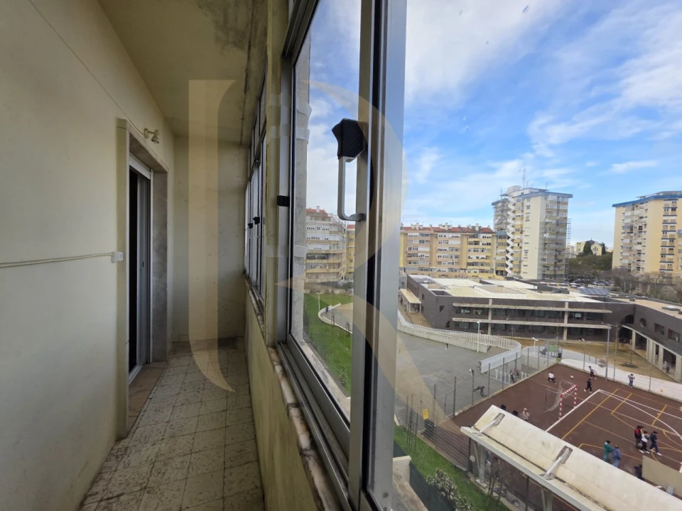 Apartamento T2 para Venda em Benfica Foto 4