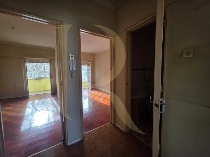 Apartamento T2 para Venda em Benfica Foto 3