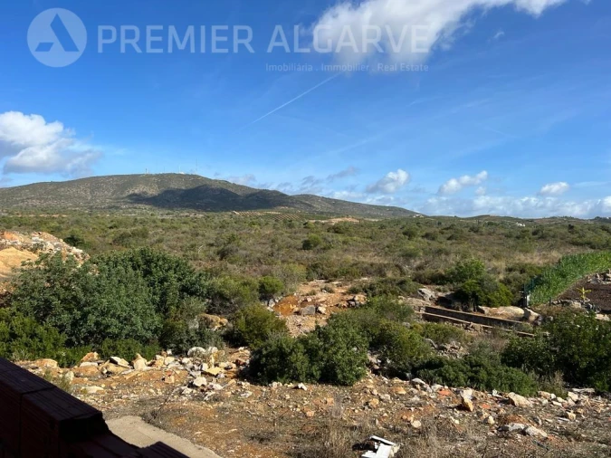 Moradia T4 para Venda em Quelfes Foto 15