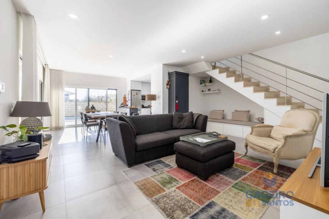 Moradia T4 para Venda em Tornada e Salir do Porto Foto 3