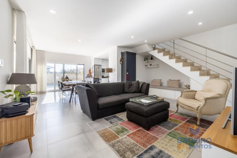 Moradia T4 para Venda em Tornada e Salir do Porto Foto 3