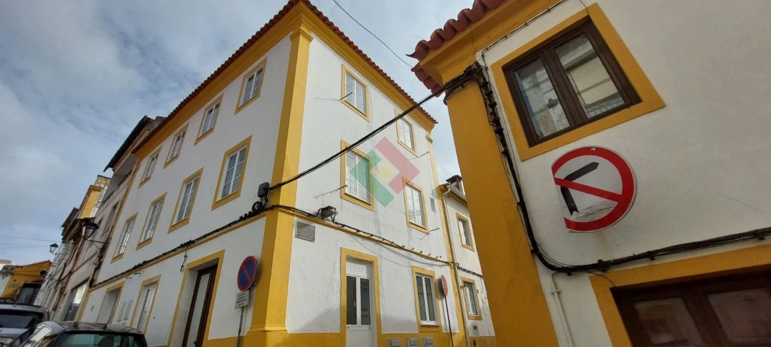 Moradia T7 para Venda em Sé e São Lourenço Foto 2