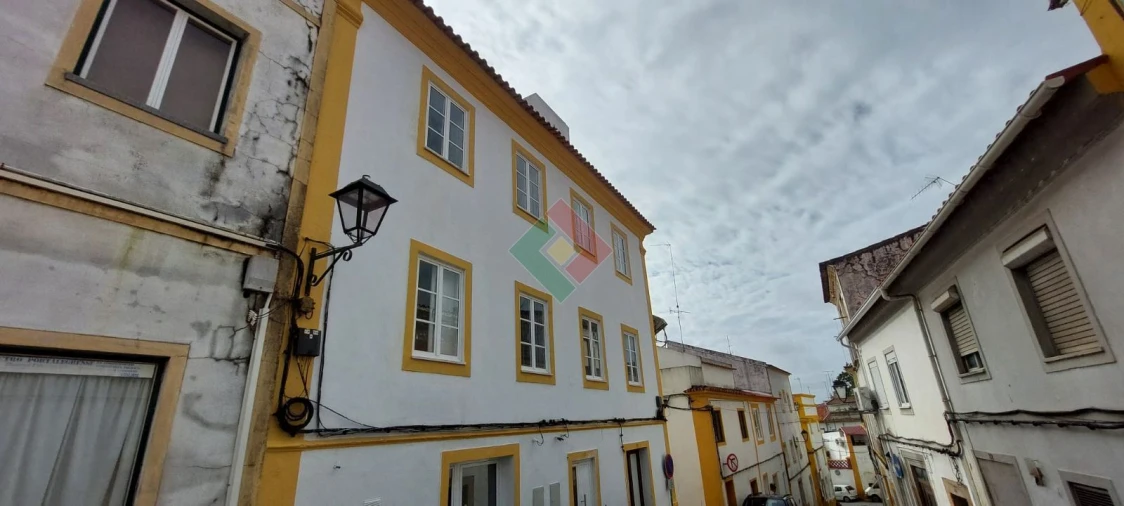 Moradia T7 para Venda em Sé e São Lourenço Foto 4