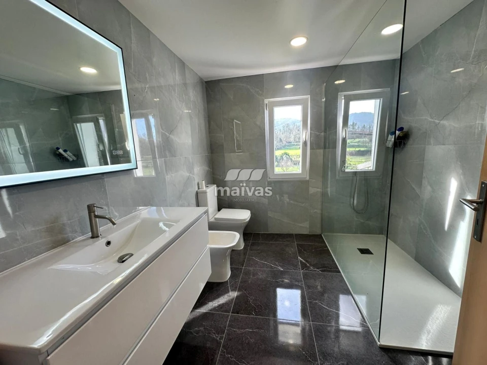 Moradia T3 para Venda em Valbom (São Pedro), Passô e Valbom (São Martinho) Foto 11