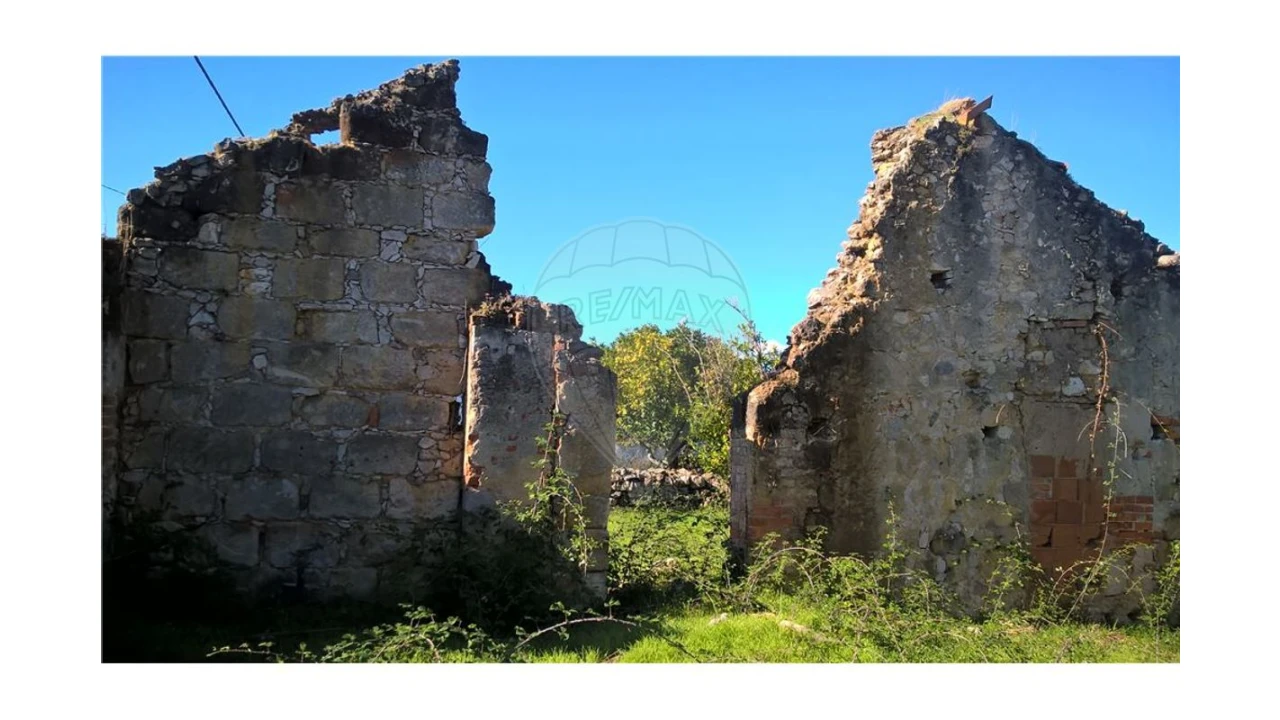 Terreno para Venda em Malhou, Louriceira e Espinheiro Foto 8