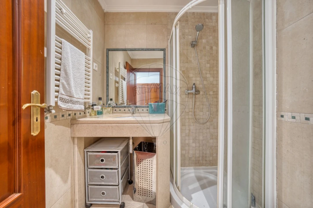 Moradia T5 para Venda em Azambuja Foto 36