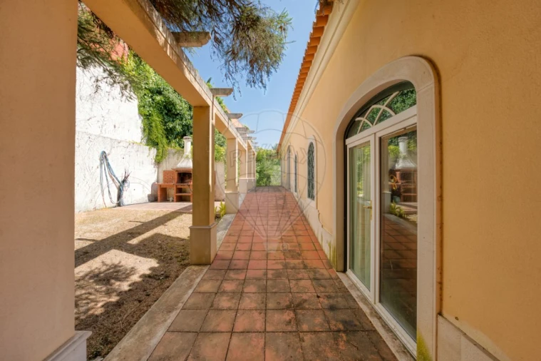 Moradia T5 para Venda em Azambuja Foto 7