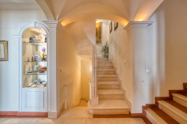 Moradia T5 para Venda em Azambuja Foto 12