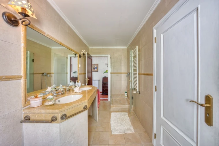 Moradia T5 para Venda em Azambuja Foto 25