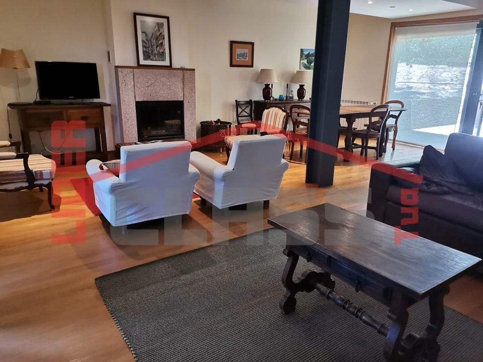 Moradia T5 para Venda em Frechas Foto 2