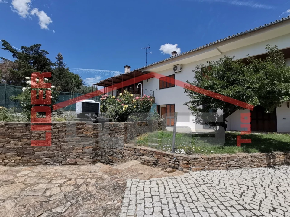 Moradia T5 para Venda em Frechas Foto 33