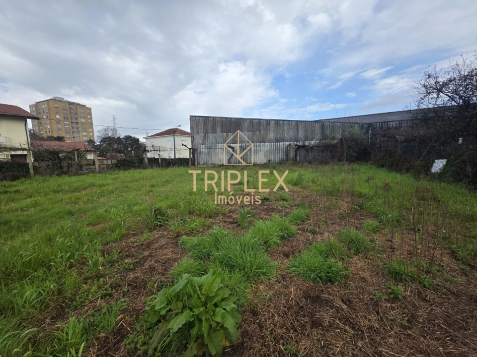 Terreno para Venda em Cidade da Maia Foto 4