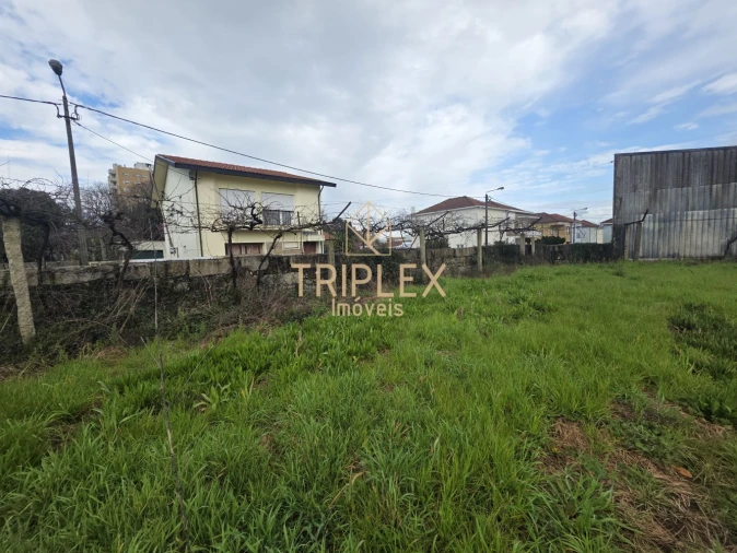 Terreno para Venda em Cidade da Maia Foto 6