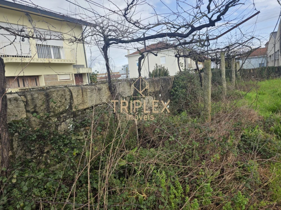 Terreno para Venda em Cidade da Maia Foto 9