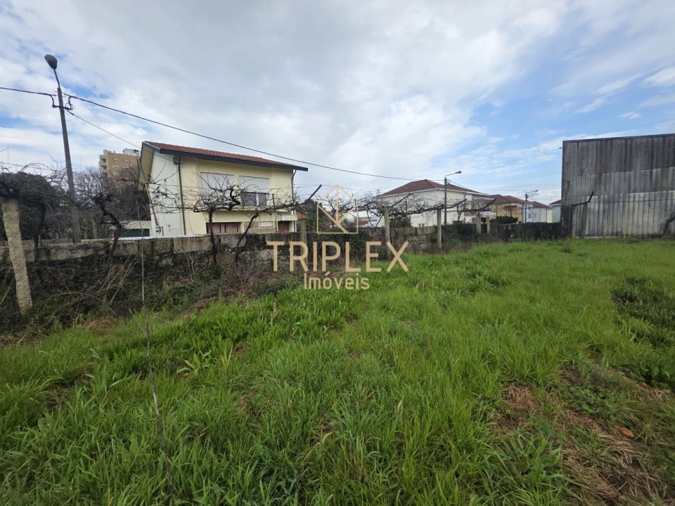 Terreno para Venda em Cidade da Maia Foto 6