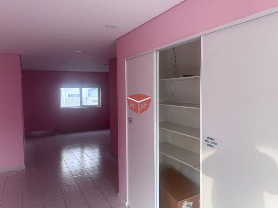 Loja para Arrendamento em Povoa de Lanhoso (N. Senhora do Amparo) Foto 1