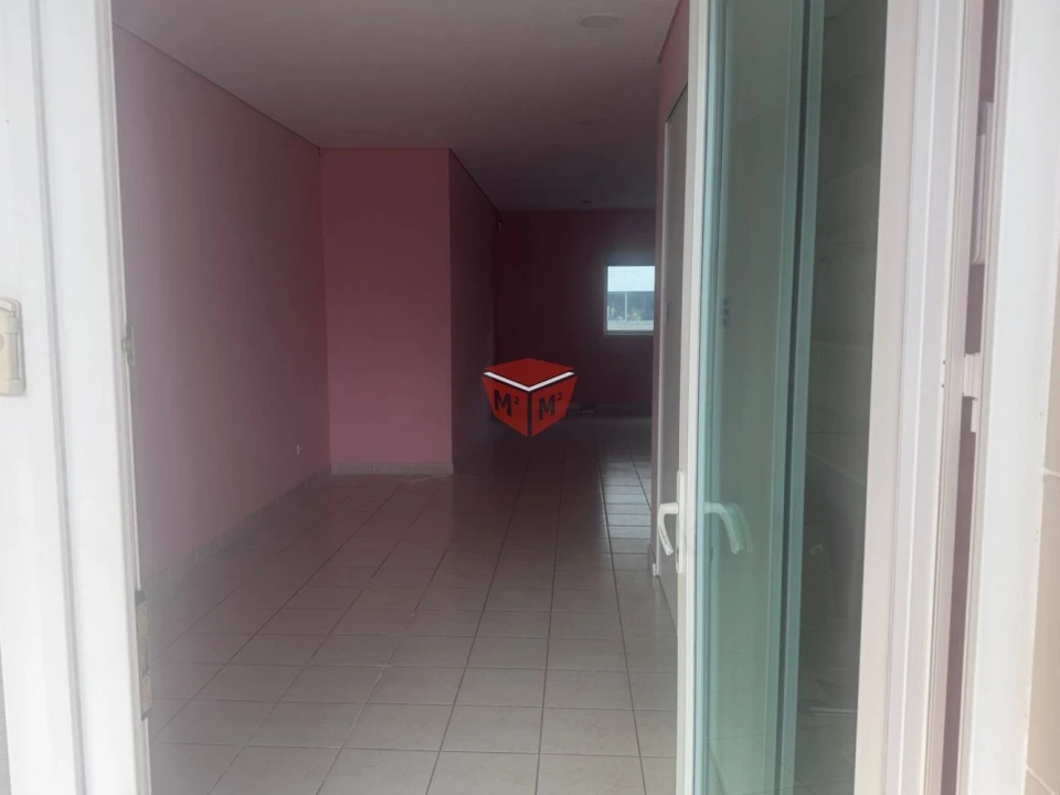 Loja para Arrendamento em Povoa de Lanhoso (N. Senhora do Amparo) Foto 9