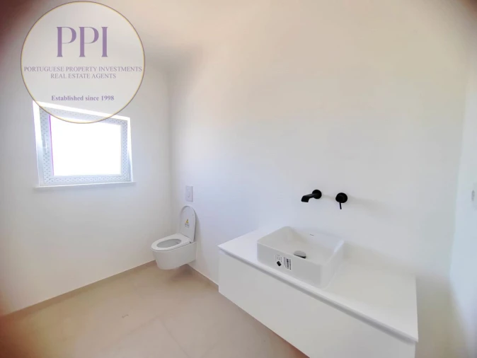 Moradia T3 para Venda em Budens Foto 10