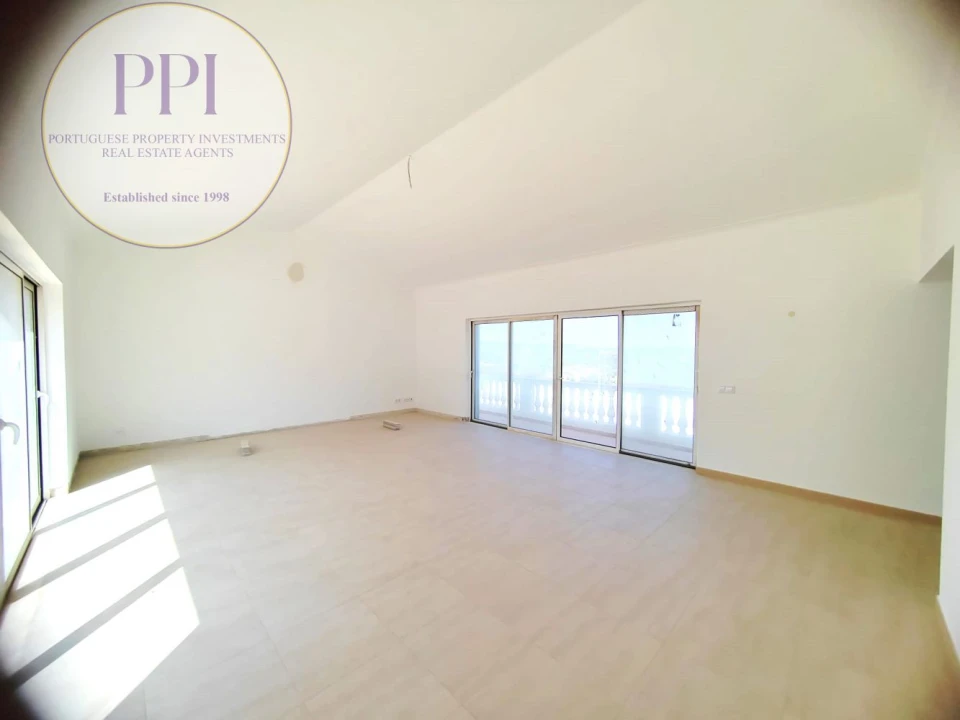 Moradia T3 para Venda em Budens Foto 18