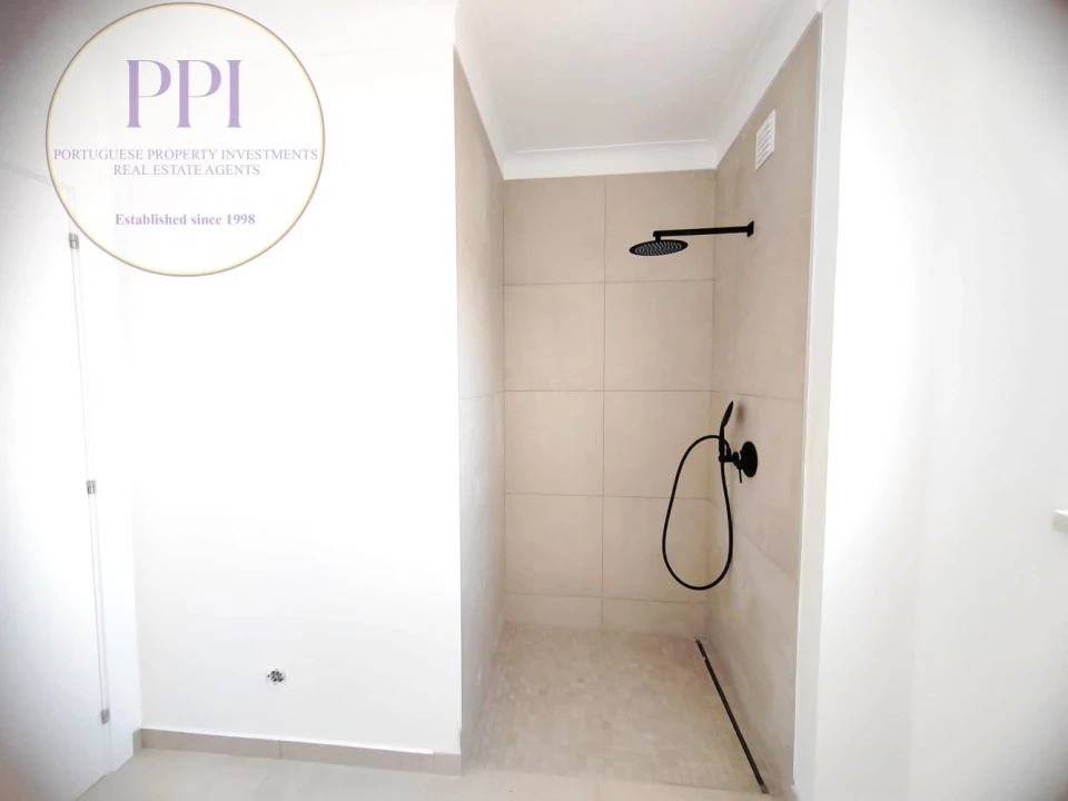 Moradia T3 para Venda em Budens Foto 9