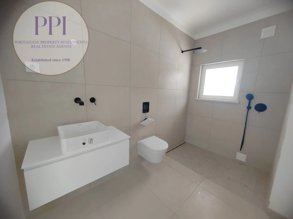 Moradia T3 para Venda em Budens Foto 40