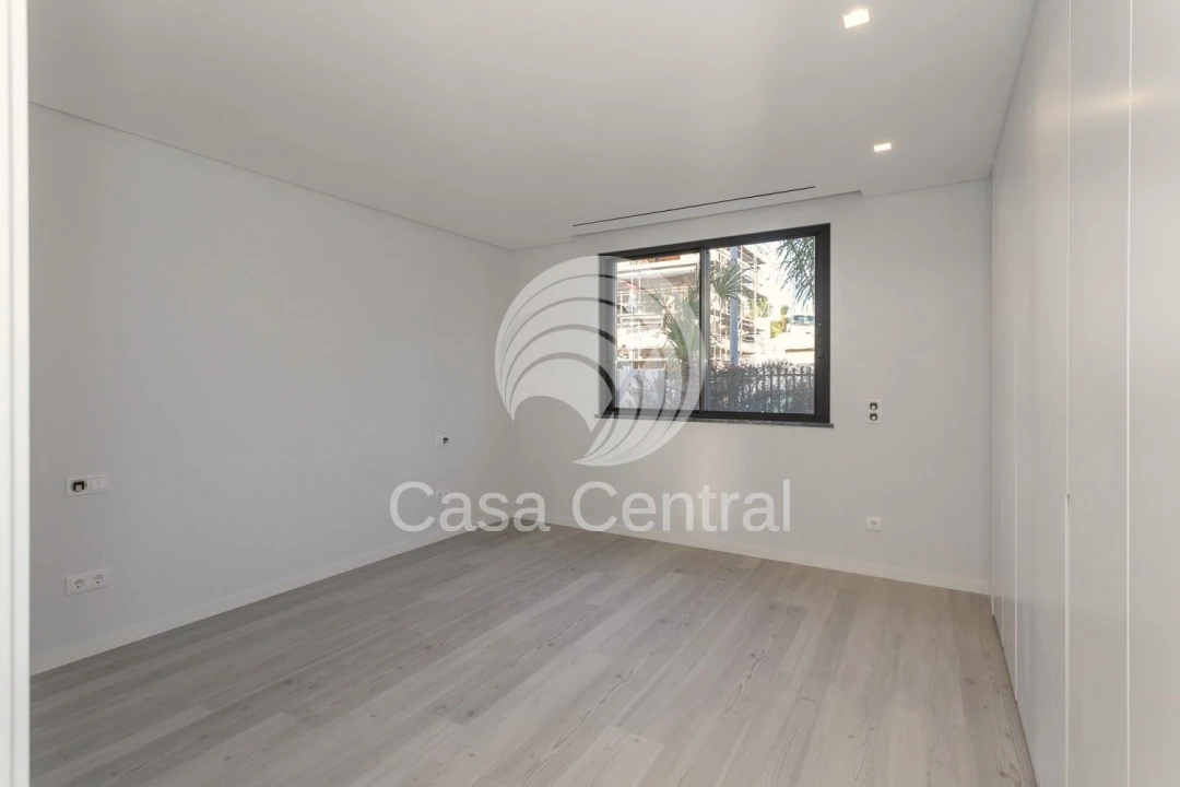 Moradia T5 para Venda em Alcabideche Foto 23