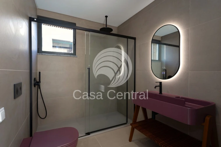 Moradia T5 para Venda em Alcabideche Foto 25