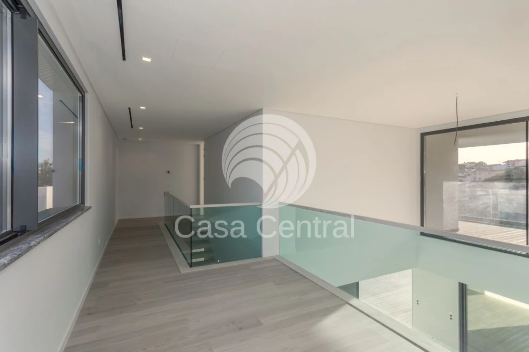 Moradia T5 para Venda em Alcabideche Foto 40