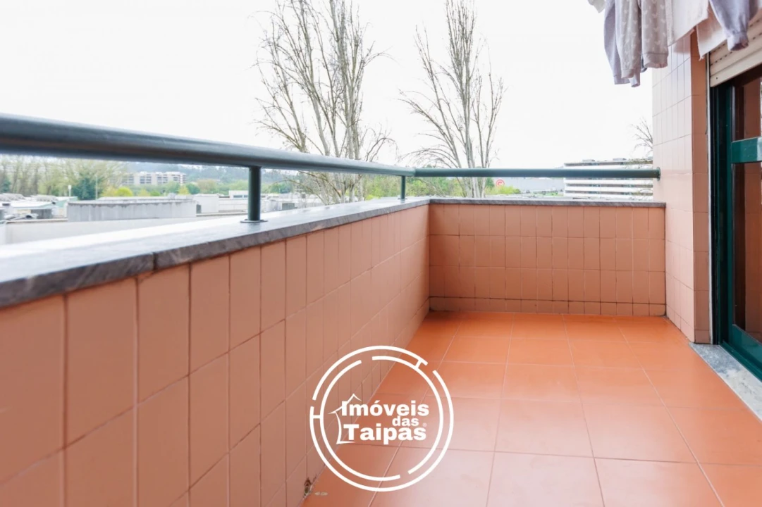 Apartamento T2 para Venda em Caldelas Foto 4