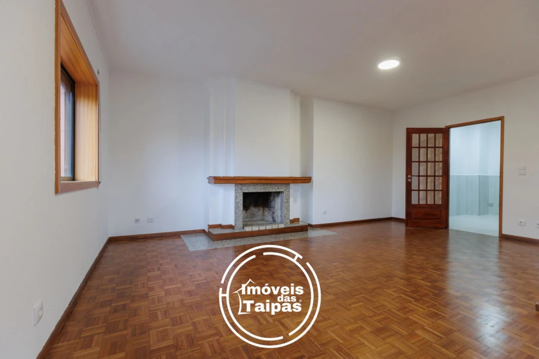 Apartamento T2 para Venda em Caldelas Foto 6