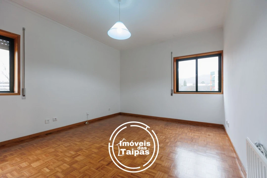 Apartamento T2 para Venda em Caldelas Foto 13