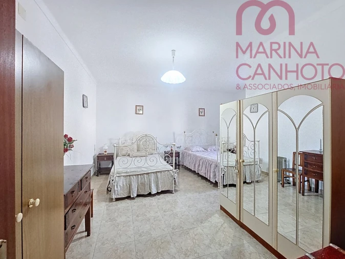 Moradia T2 para Venda em Orada Foto 9