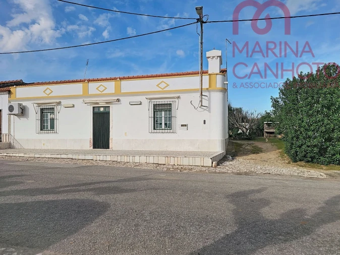 Moradia T2 para Venda em Orada Foto 1