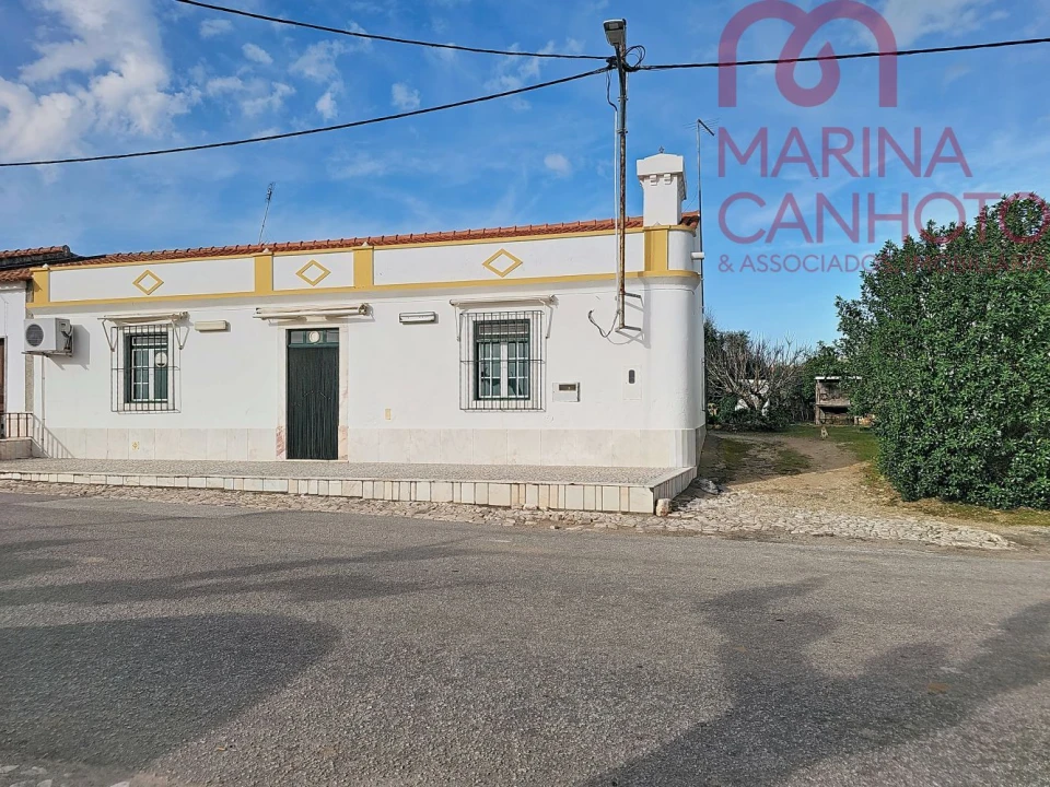 Moradia T2 para Venda em Orada Foto 1