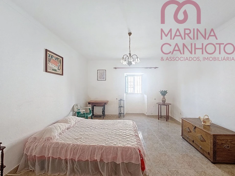 Moradia T2 para Venda em Orada Foto 5