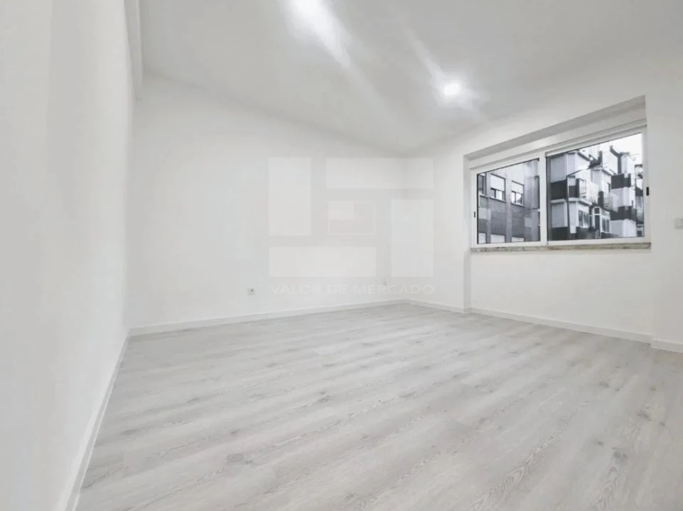Apartamento T2 para Venda em Almada, Cova da Piedade, Pragal e Cacilhas Foto 4