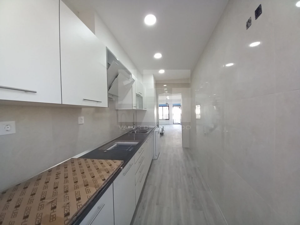 Apartamento T3 para Venda em Costa da Caparica Foto 4