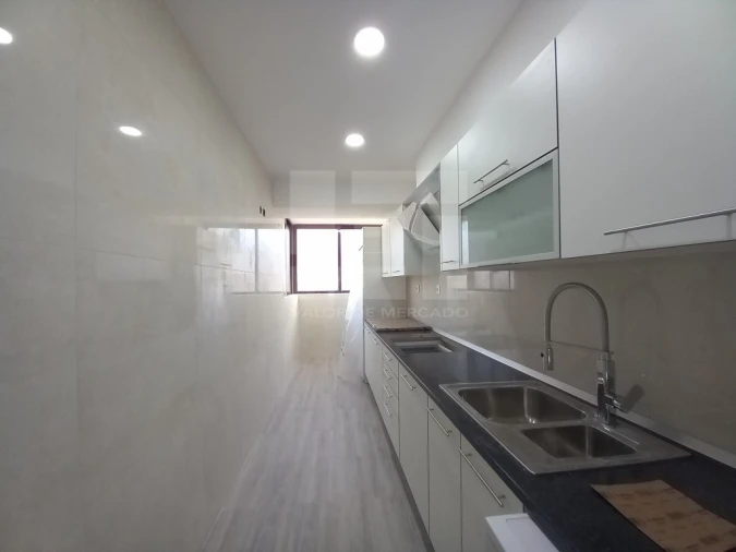 Apartamento T3 para Venda em Costa da Caparica Foto 2