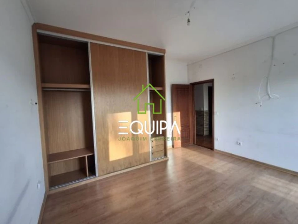 Moradia T4 para Venda em Pombeiro de Ribavizela Foto 10